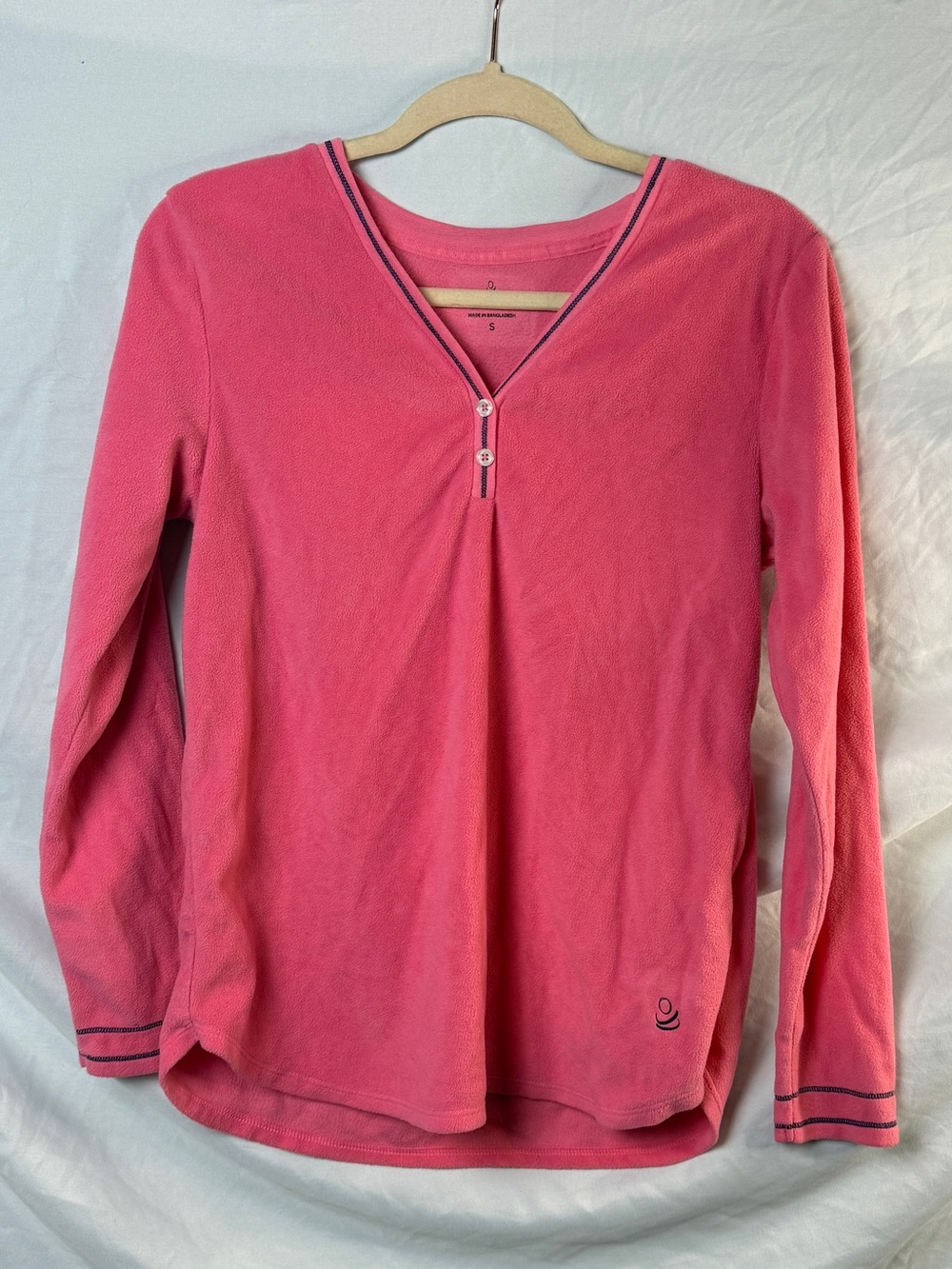 Women’s Pink Long-Sleeve V-Neck Sweater - Unbranded